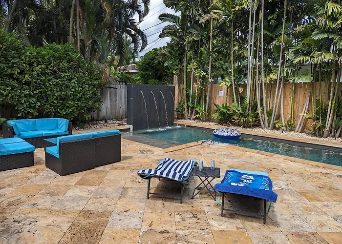 #1 Fort Lauderdale House - Heated Salt Water Pool - Private Oasis-Updated Gorgeous 3Br 3Ba - Las Olas
