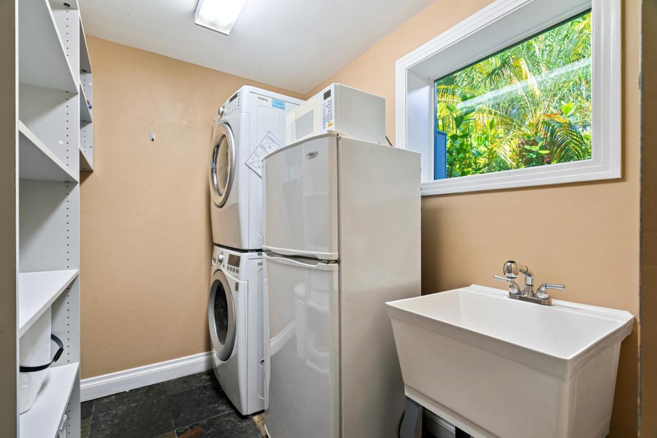 Olas Oasis: Heated Salt Water Pool Retreat Holiday home Fort Lauderdale