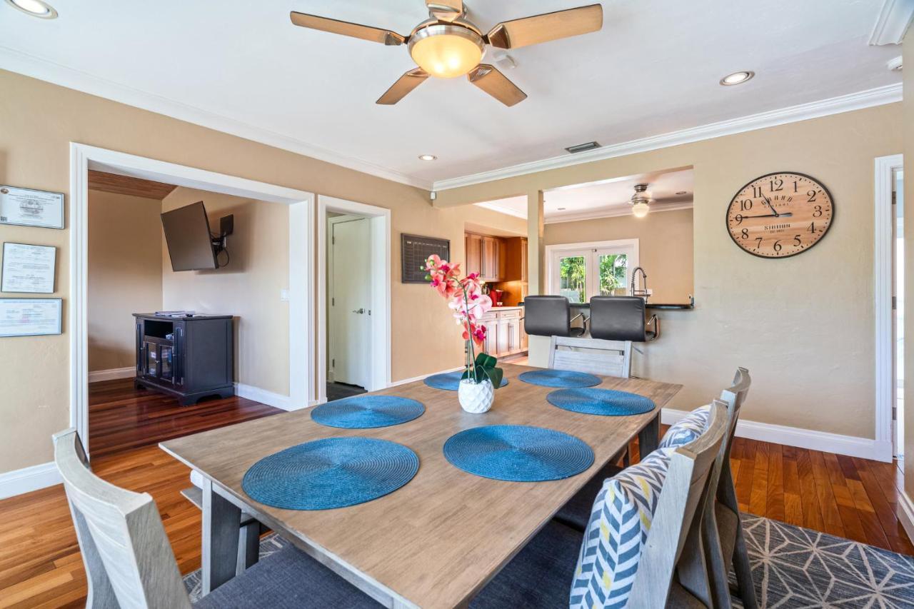 Olas Oasis: Heated Salt Water Pool Retreat