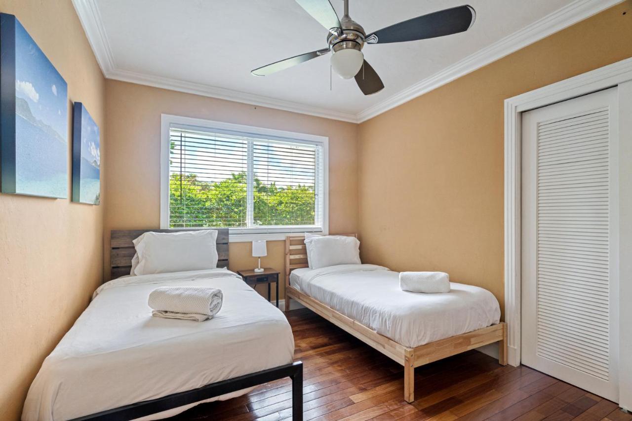 Olas Oasis: Heated Salt Water Pool Retreat Holiday home Fort Lauderdale