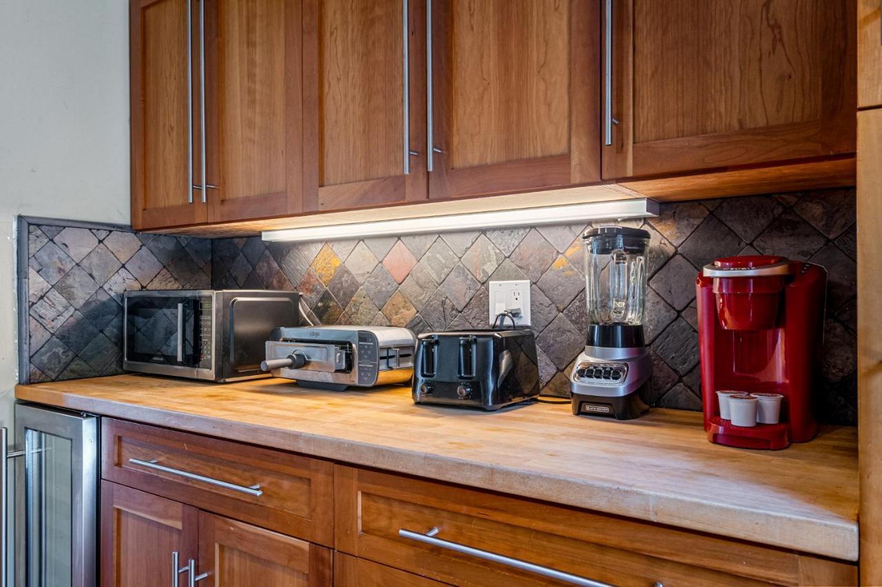 #1 Lauderdale House - Heated Salt Water Pool - Private Oasis-updated Gorgeous 3br 3ba - Olas * Fort Lauderdale