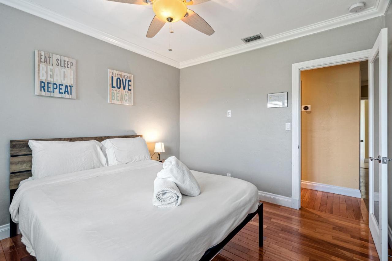Holiday home Olas Oasis: Heated Salt Water Pool Retreat *